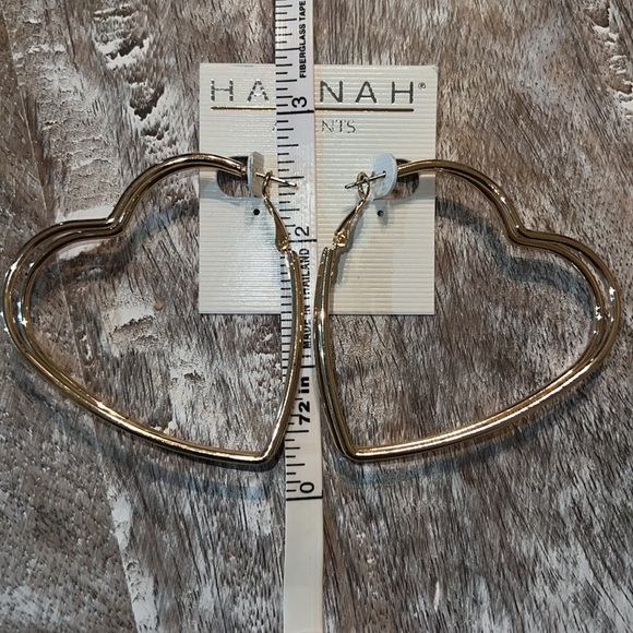 3/$20🎀 Heart shaped earrings ♥️ - Picture 3 of 4